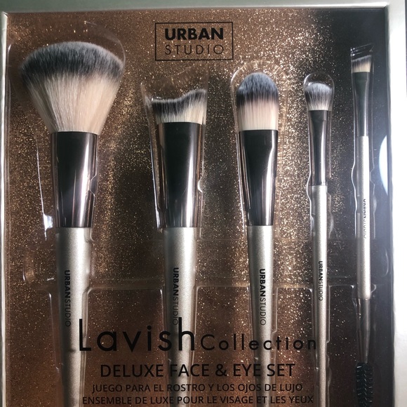 New brush set - Picture 1 of 2